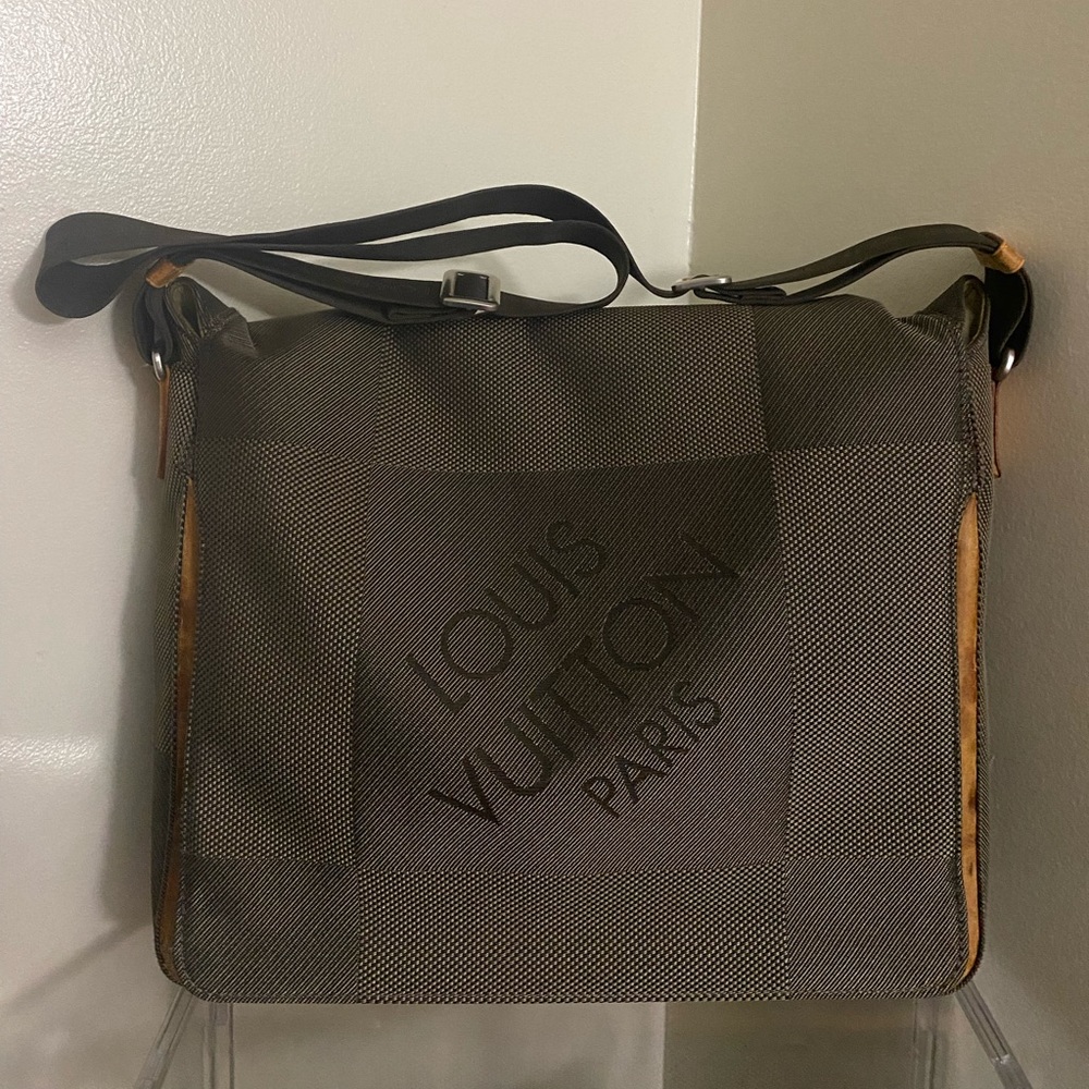 Auth LOUIS VUITTON Damier Shoulder Bag  (UNI-SEX)